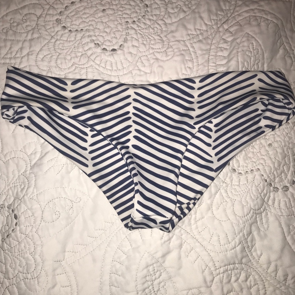 bikini set! - Picture 2 of 2